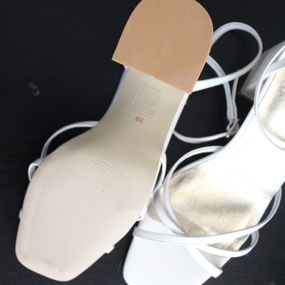 Radiant Ivory Bridal Sandals - Picture 7 of 7